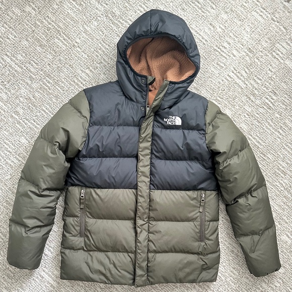 The North Face kids’ water repellent fleece lined 600 fill down puffer jacket - Picture 1 of 9